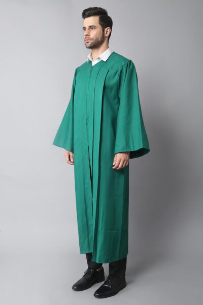 Kelly green classic graduation attire :